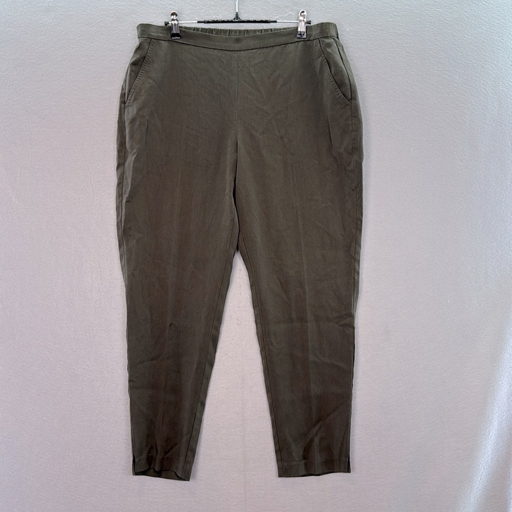 Eileen Fisher - Women's 100% Tencel twill tapered Ankle Pants olive pull on SZ M